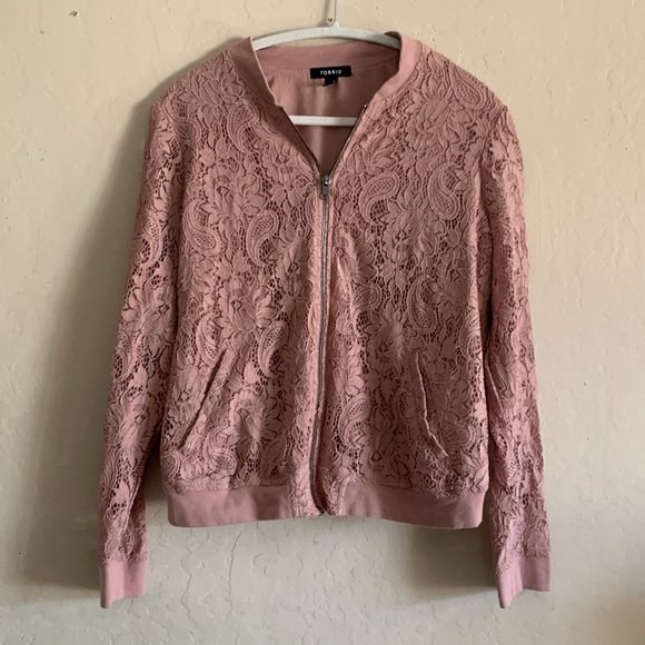 Torrid Dusty Pink Lace Bomber Jacket Size 00 (M10) - Picture 2 of 8